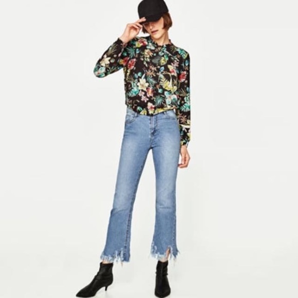 NWOT Zara Trafaluc Denimwear High-Waisted Cropped Distressed Flare Jeans - Picture 2 of 11